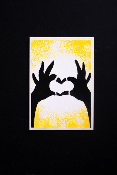Hands heart - postcard - originální pohlednice