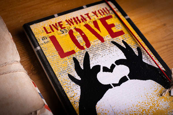 2024 Diary "Hands heart" - Big - originální diář