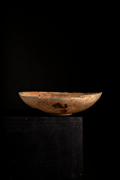 Hand-turned natural edge maple bowl Evie by Maalström Studio, Prague.

