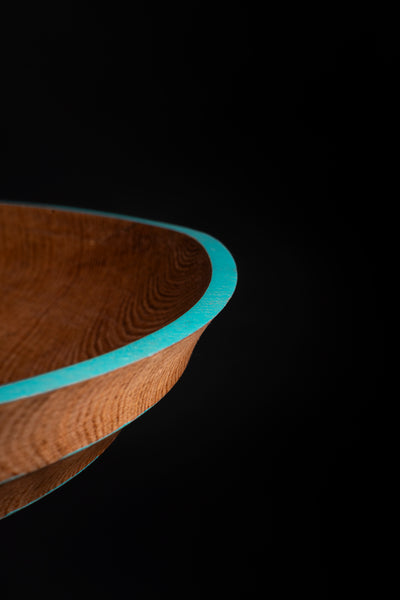 Natural rim detail of MATTEA handmade oak bowl