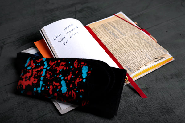 Medium notebook with socks - BLACK - originální zápisník a ponožky