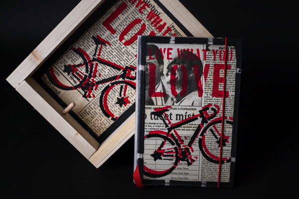 Bike - medium notebook with frame originální rámeček